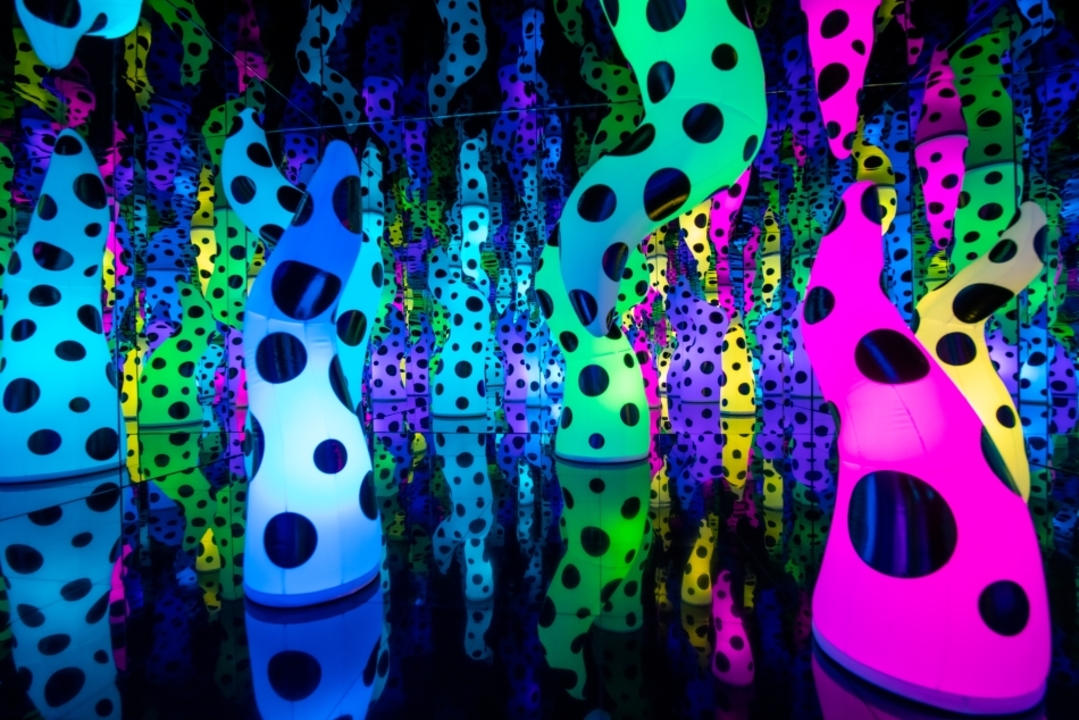 2. Yayoi_Kusama_Love.jpg